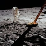 593px-Aldrin_near_Module_leg.jpg